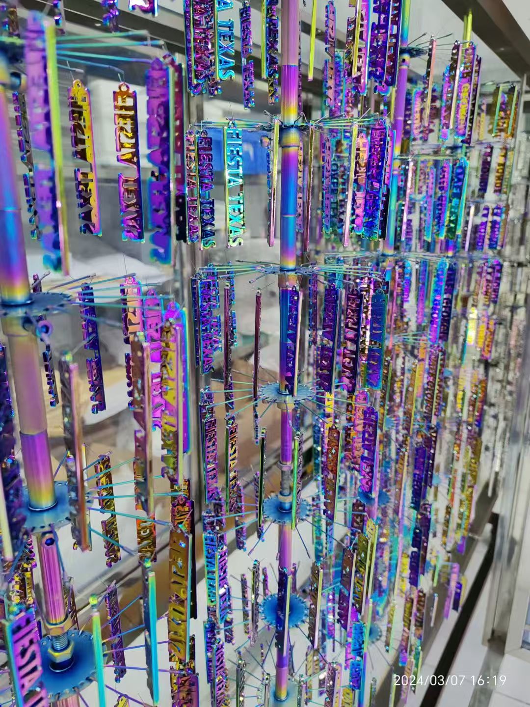 长辰实业 PVD 炫彩 PVD 粉彩色 箱包五金 PVD 镀膜 电子烟外壳镀膜 锌合金铜铝合金 PVD 加工 奢侈品五金镀膜